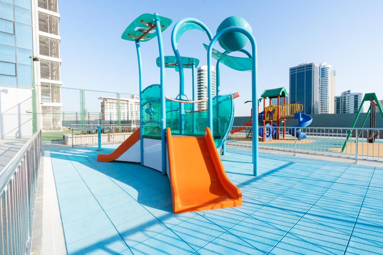 S Plaza Suites Hotel Seef Kültér fotó