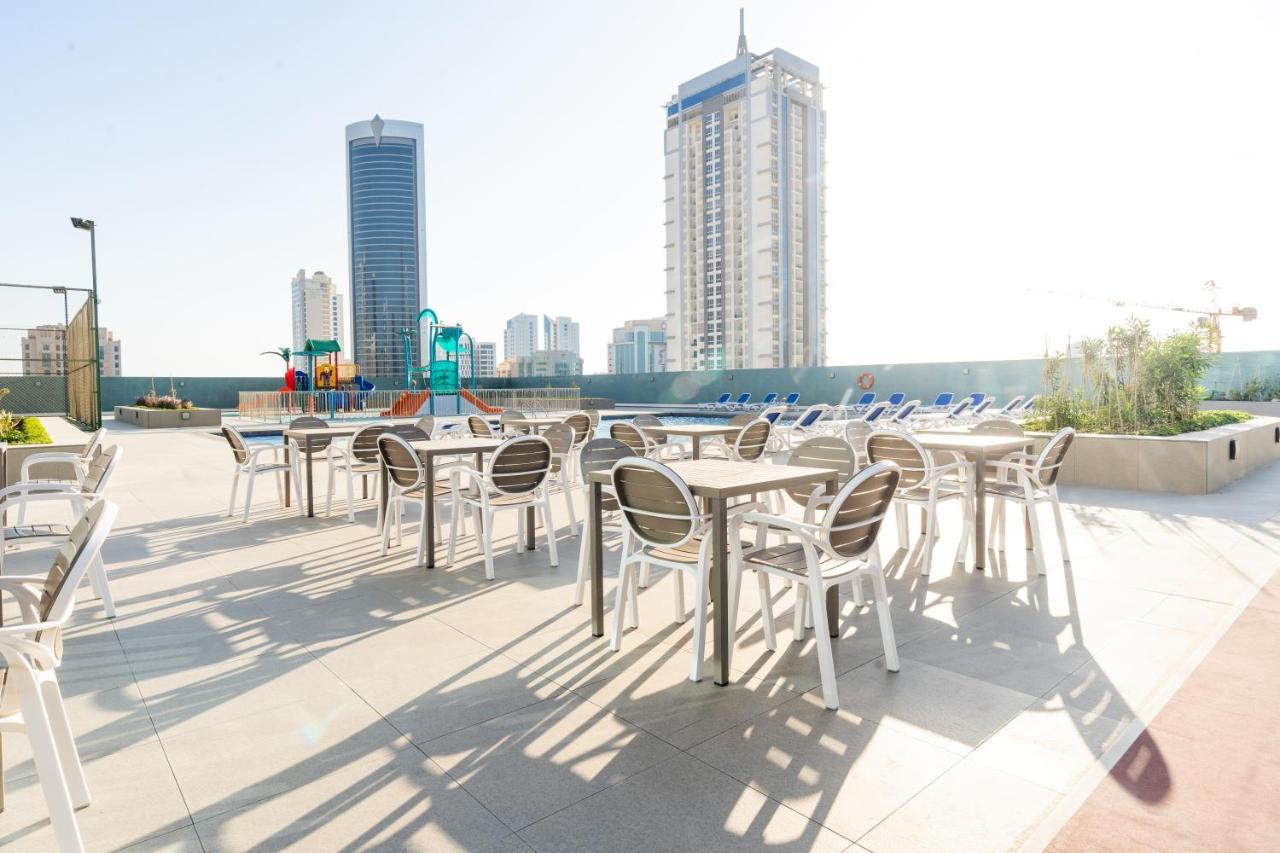 S Plaza Suites Hotel Seef Kültér fotó