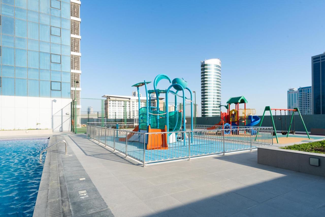 S Plaza Suites Hotel Seef Kültér fotó