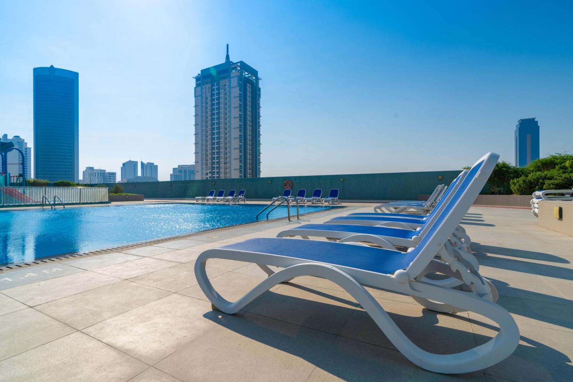 S Plaza Suites Hotel Seef Kültér fotó