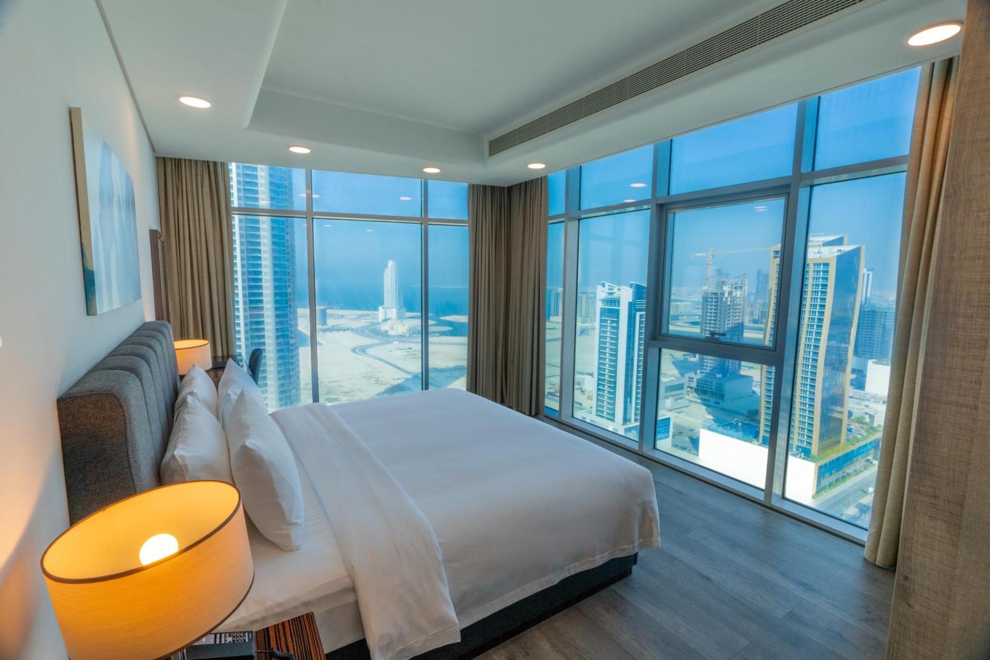 S Plaza Suites Hotel Seef Kültér fotó