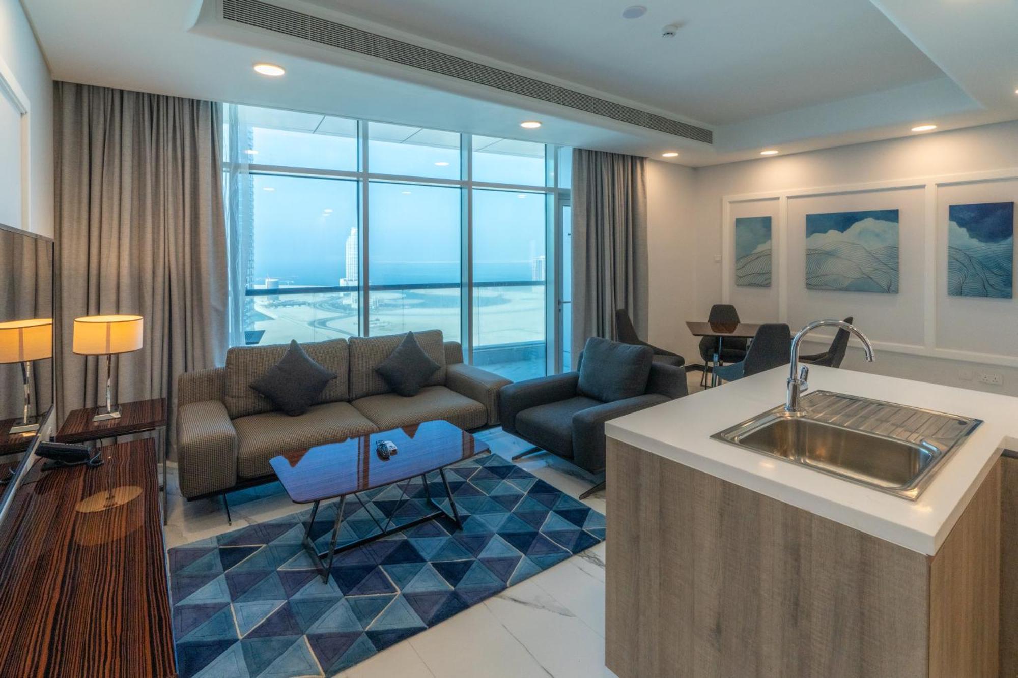 S Plaza Suites Hotel Seef Kültér fotó