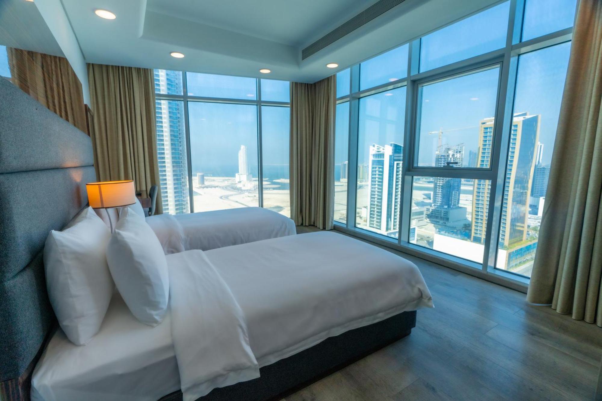 S Plaza Suites Hotel Seef Kültér fotó
