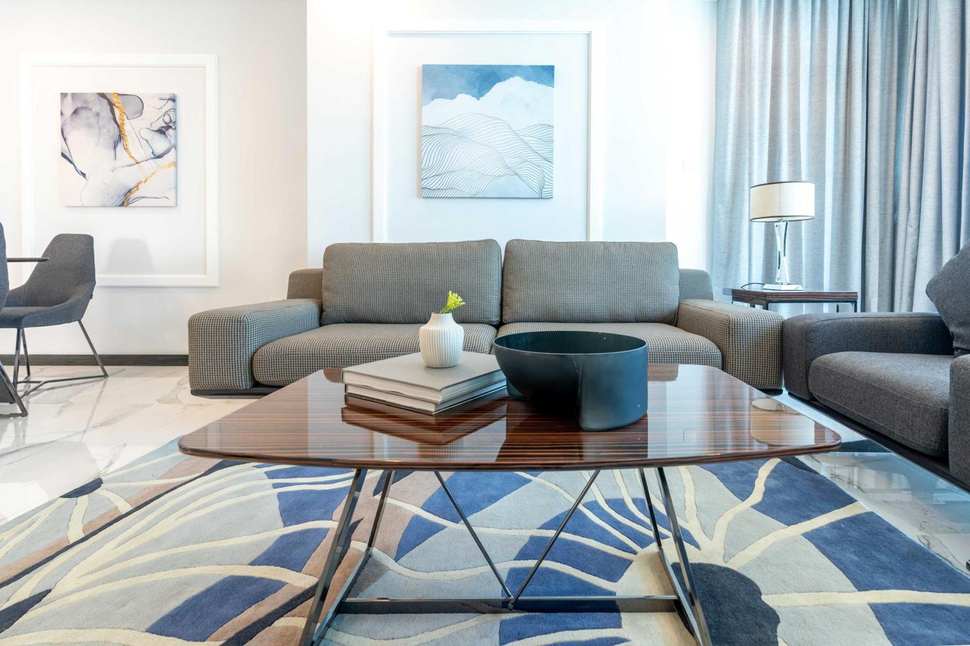 S Plaza Suites Hotel Seef Kültér fotó
